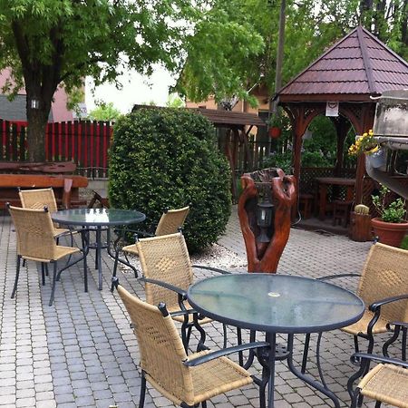 Sarokhaz Panzio Bed and Breakfast Vecsés Εξωτερικό φωτογραφία