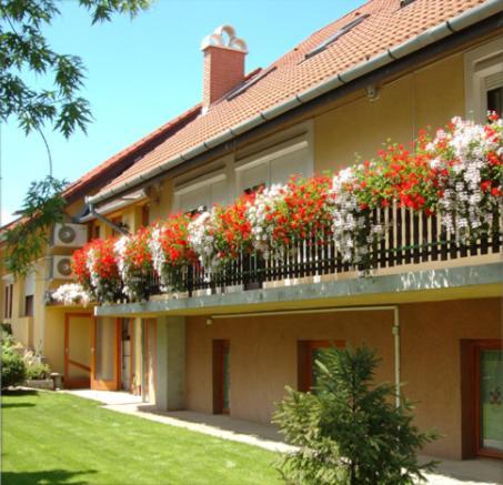 Sarokhaz Panzio Bed and Breakfast Vecsés Εξωτερικό φωτογραφία